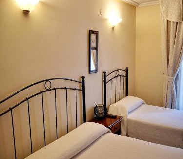 Old Town of Avila Casa | Hostal Alcántara