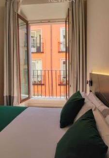 Literary Quarter Casa | Hostal Anton Martin