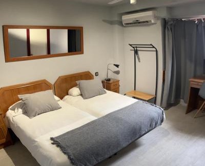 Romareda Casa | Hostal Arenal