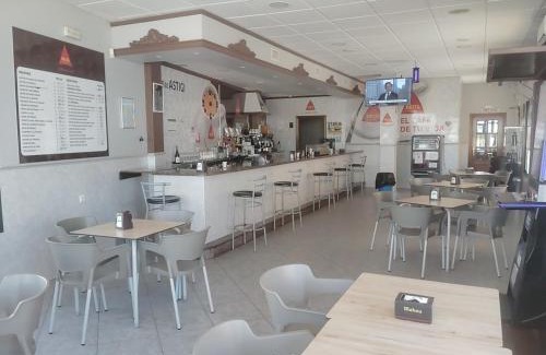 Almendral Casa | Hostal Cafetería Restaurante Astigi