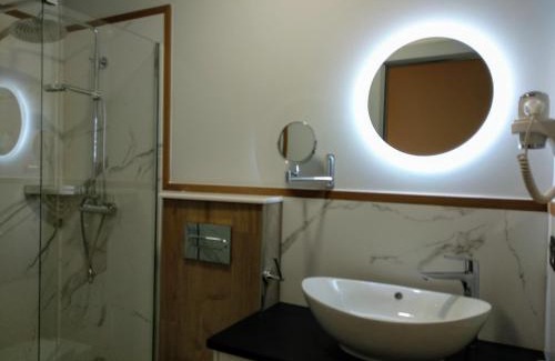 Hospital de Orbigo Casa | Hostal Canton Plaza