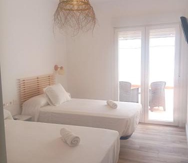Los Escullos Casa | HOSTAL CASA EMILIO