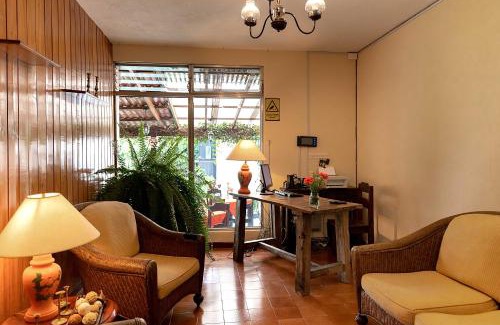 Zona 13 Hotel | Hostal Donde Regina