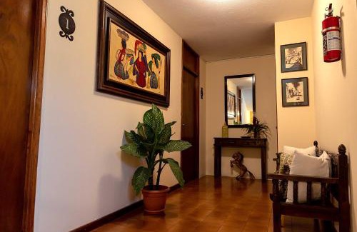 Zona 13 Hotel | Hostal Donde Regina