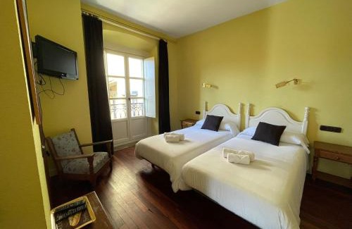 Comillas Casa | Hostal Esmeralda