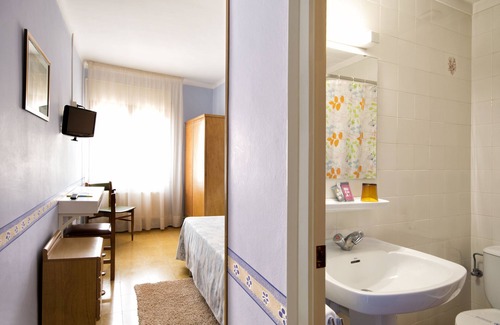 Caldes de Malavella Casa | Hostal Fabrellas