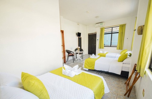 Bahia de la Academia Hostal | Hostal Gardner Galapagos