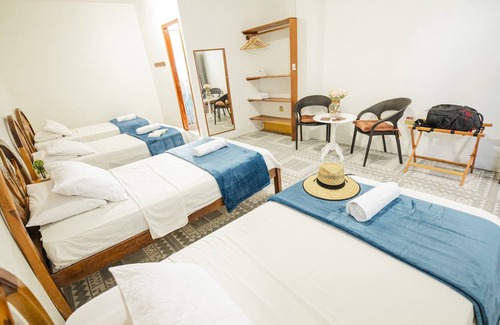 Bahia de la Academia Hostal | Hostal Gardner Galapagos