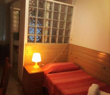 Mataro Casa | Hostal Isla Cristina Mataro