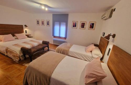 Madrigal de la Vera Casa | Hostal La Colonial