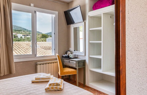 Cadaques Cama Y Desayuno | Hostal La Fonda