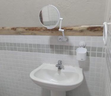 Bajos de Lircay Cama Y Desayuno | Hostal Macal