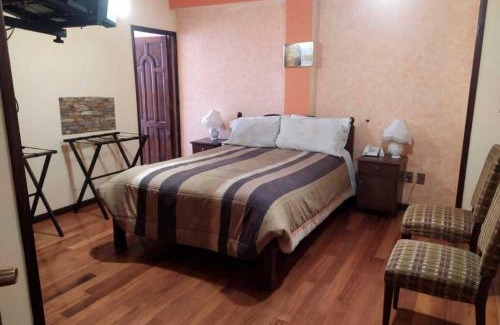 Downtown La Paz Hotel | Hostal Montañes