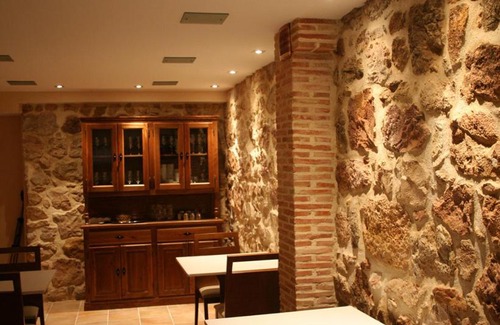 Ona Casa | Hostal Restaurante La Muralla