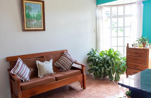 San Ramon Casa | Hostel Bouganvilia Bed and Breakfast