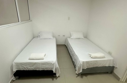 Bocagrande Hotel | Hostel en cartagena a 10 minutos del centro historico y a 10 metros de la playa