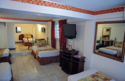 Montego Bay Hotel | Habitación Hostel 6 camas en Hotel Glorianna