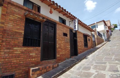 San Gil Apartamento | Hostel Santander Aleman Cerca al parque Gallineral