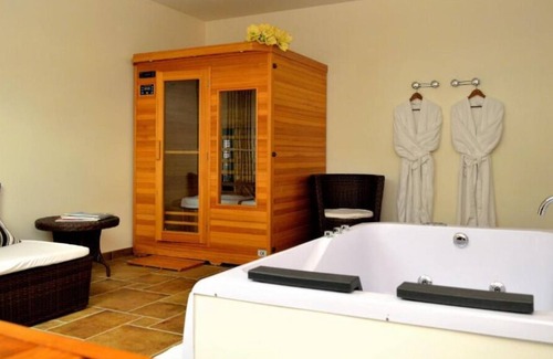 Oradour-sur-Vayres Hotel | Hostellerie La Bergerie des Chapelles