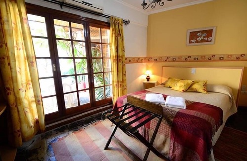 Neuquen Hotel | HOSTERIA AMPARO