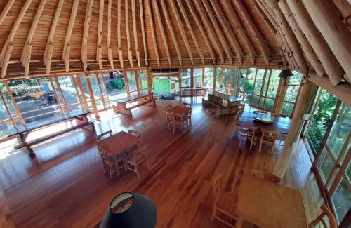Mindo Hotel | Hosteria La Roulotte - Mindo