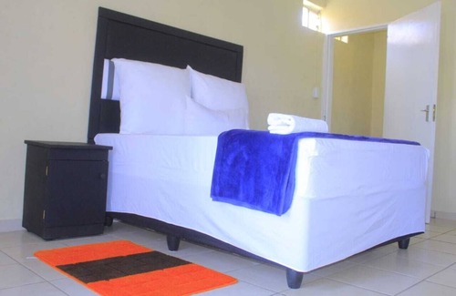 Rustenburg Casa | HostHub Guest House