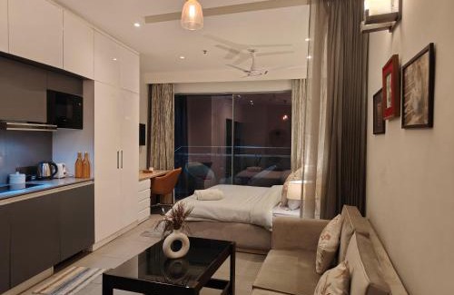 Noida Apartamento | Hostie Asita - Studio Apartments with Pvt Kitchenette, Noida