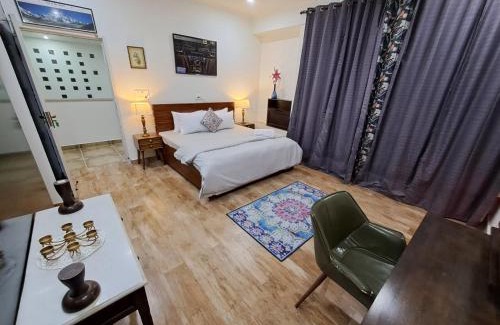 Faridabad Casa | Hostie Jacranda-3BHK Farm House 40Mins from Gurgaon-Delhi