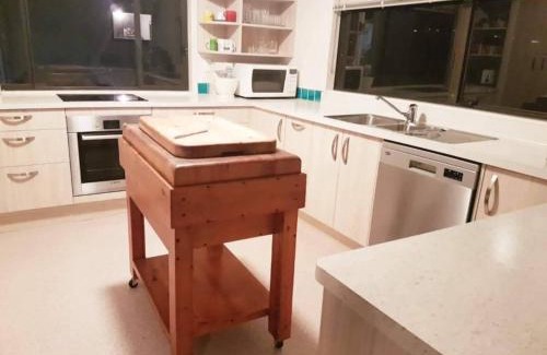 Whangamata Casa | Hosts on the Coast Dad's Place