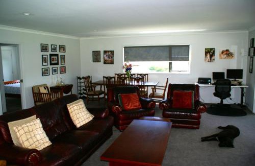 Whangamata Casa | Hosts on the Coast Estuary Views