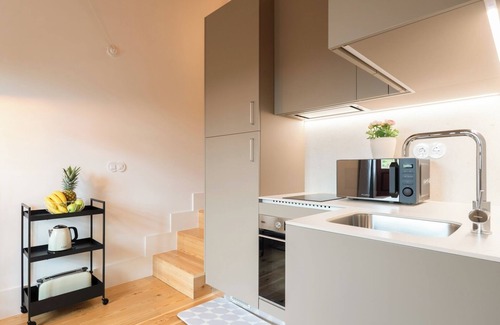 Guimaraes Apartamento | HostWise - Lovely Flat w/ Mezzanine