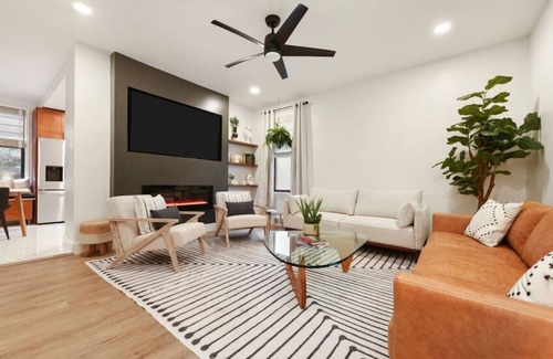 Mount Washington Casa | ★ HostWise Stays ★ Hot Tub, great outdoor area, off-street parking, more!