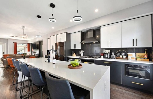 Lawrenceville Casa | ★ HostWise Stays ★ Sleeps 20! Huge Duplex - Luxe Homes! 8k+ Sq Ft!