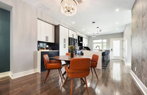 Lawrenceville Casa | ★ HostWise Stays ★ Sleeps 20! Huge Duplex - Luxe Homes! 8k+ Sq Ft!
