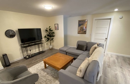 Gresham Casa | Hot Baths and Hiking Trails