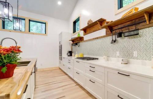 Hot Springs Casa | Hot Springs: 2 Cabins Waterfall & Mountain Views
