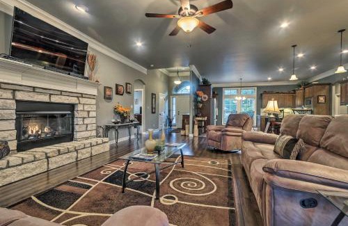 Hot Springs Village Casa | Hot Springs Family Home on Granada Golf Course!
