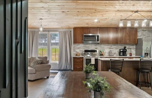 Luray Casa | Hot tub, 180 acres, river access