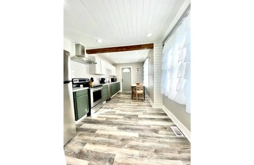 Westgate Casa | Hot tub! 2Mins 2Base Clean & Cozy Sleeps 6. Near beaches
