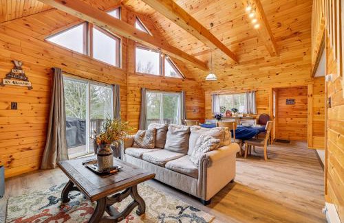 White Haven Casa | Hot Tub and Fire Pit Lakefront Cabin in White Haven