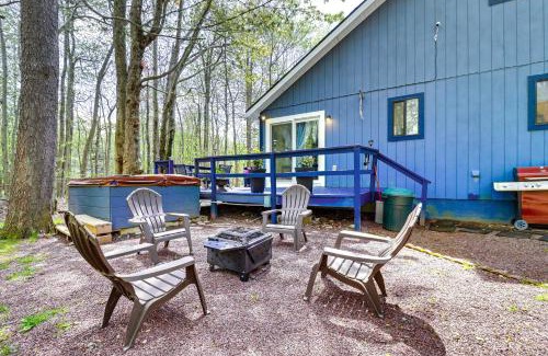 Tobyhanna Casa | Hot Tub and Lake Beach Access Tobyhanna Retreat!