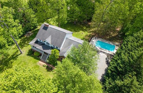 Leicester Casa | Hot Tub and Mountain Views just 15 min to Downtown Asheville!