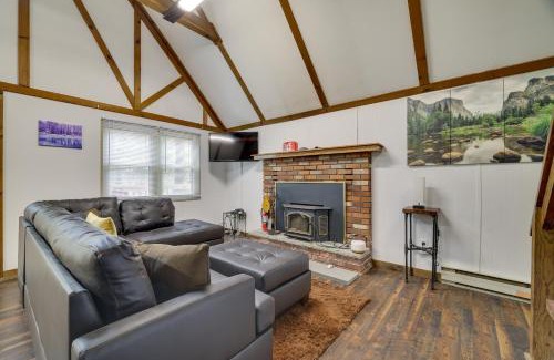 Thornhurst Casa | Hot Tub and Resort Amenities Pocono Lake Retreat!