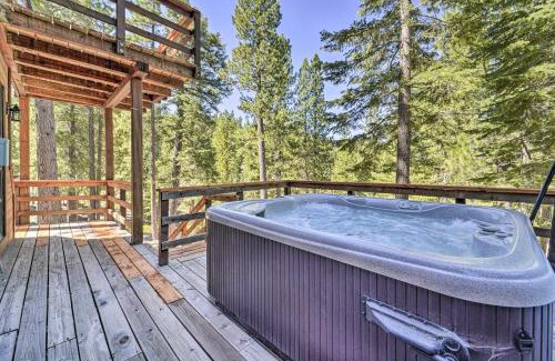 Truckee Casa | Hot Tub and Ski Shuttle Northstar Resort House