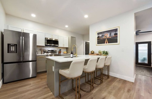 Mount Washington Casa | Hot Tub | Arcade | Off-Street Parking | Grandview!