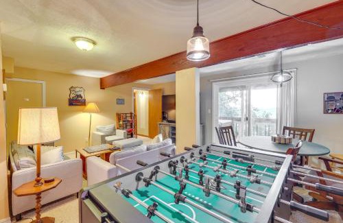 Holiday Island Casa | Hot Tub at Mountain-View Ozarks Retreat!