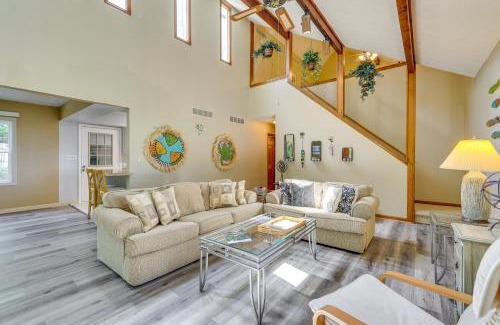 Holiday Island Casa | Hot Tub at Mountain-View Ozarks Retreat!