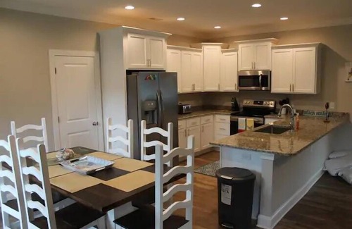 Myrtle Beach Casa | Hot tub & Beach House One Block To The Beach