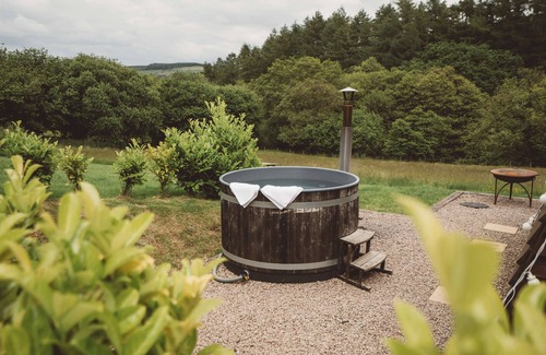 Brecon Cabina | Estándar-Hot Tub-Cabaña-Baño con ducha