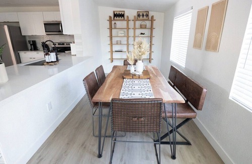 Gilbert Casa | Hot tub , cruisers, Putting Green & Pet Friendly